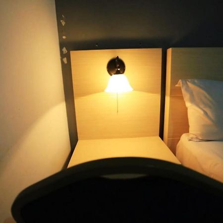Urbanview Hotel Mulia Indah Palopo Kültér fotó