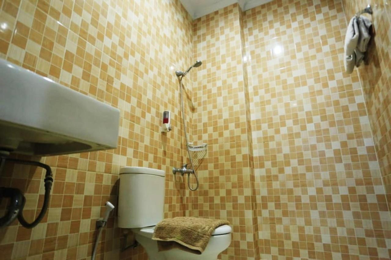 Urbanview Hotel Mulia Indah Palopo Kültér fotó