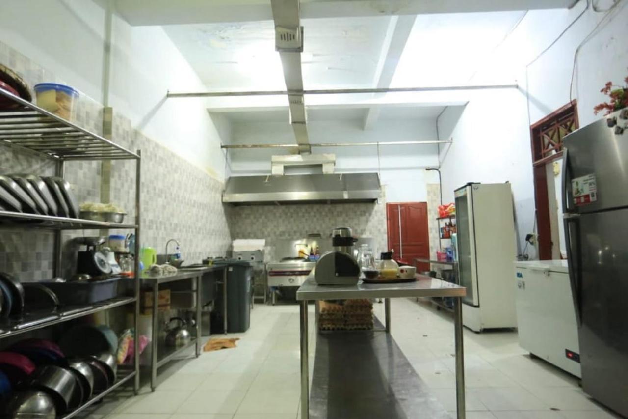 Urbanview Hotel Mulia Indah Palopo Kültér fotó