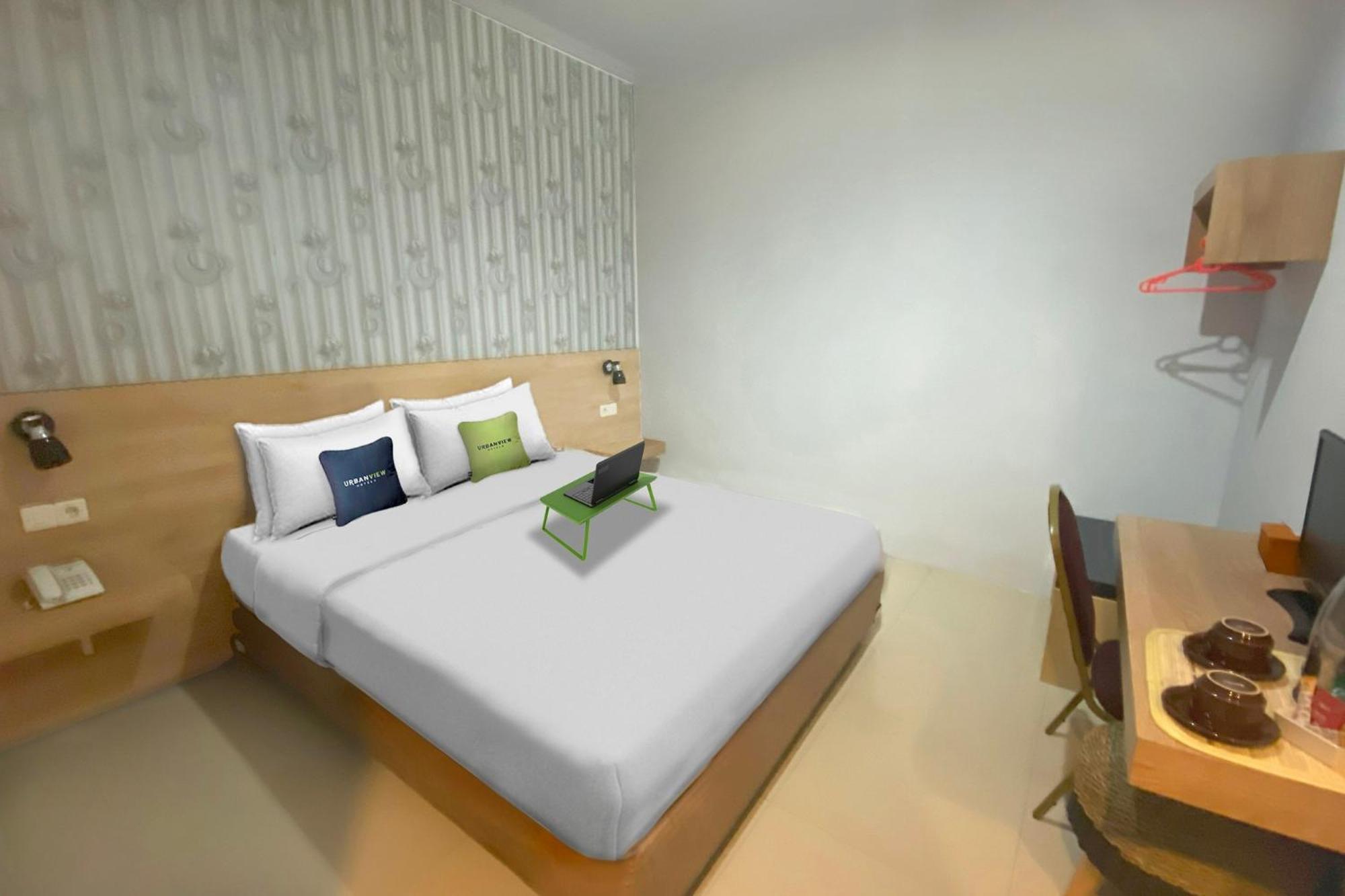 Urbanview Hotel Mulia Indah Palopo Kültér fotó
